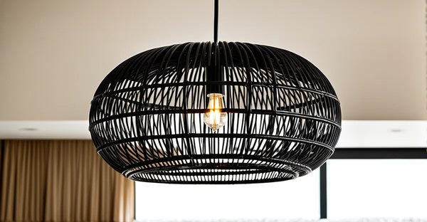 Lustre rotin noir : l'élément clé de votre décoration chic